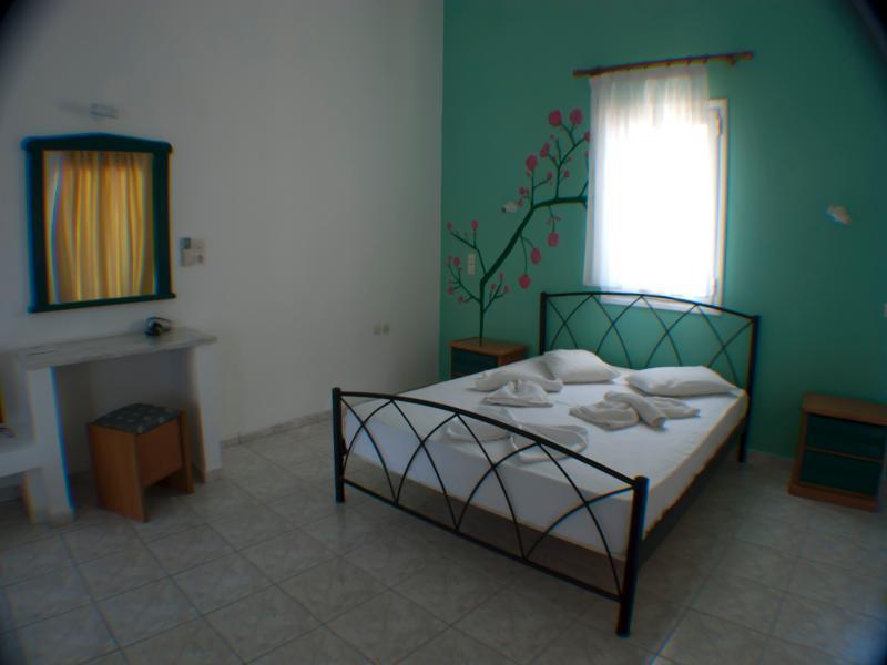 Zeus Hotel Иреон Экстерьер фото